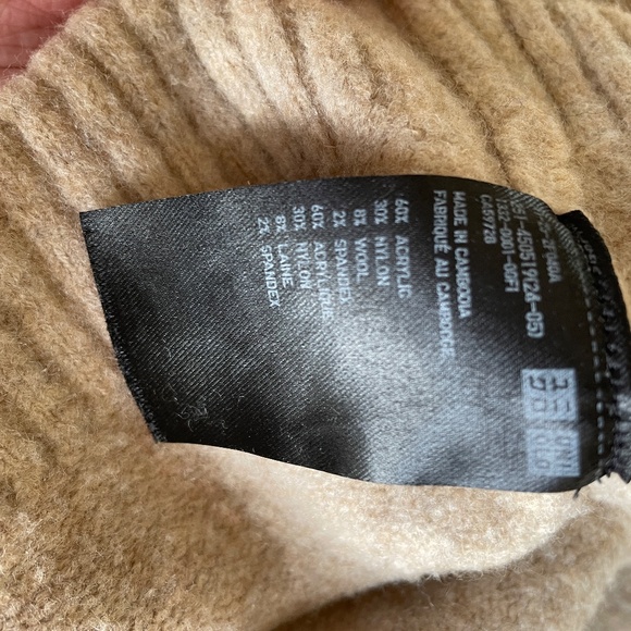 Uniqlo - Soufflé Yarn Mock Neck Sweater - Tan - Picture 4 of 4
